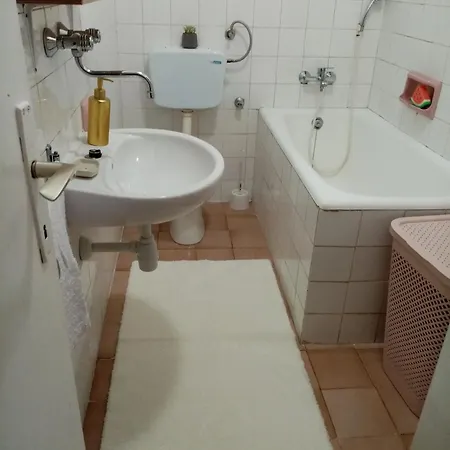 Dom wakacyjny House With A Parking Space Grebastica, - 21606 *