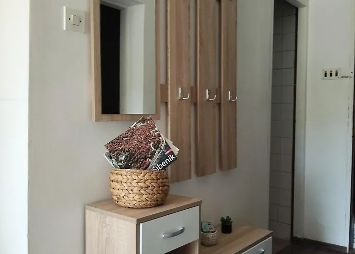 펜션 House With A Parking Space Grebastica, - 21606